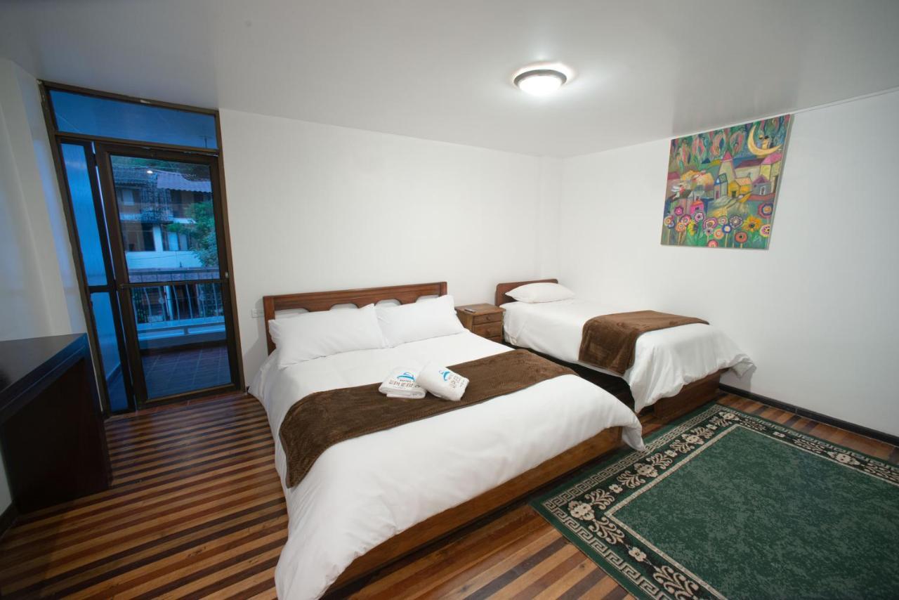 באניוס Hotel De Mi Pueblo מראה חיצוני תמונה