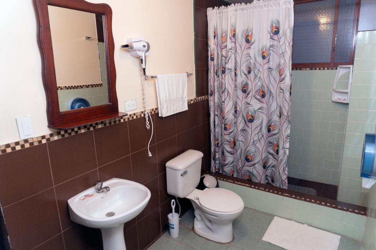 באניוס Hotel De Mi Pueblo מראה חיצוני תמונה