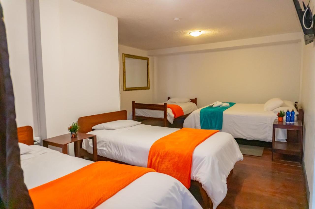 באניוס Hotel De Mi Pueblo מראה חיצוני תמונה