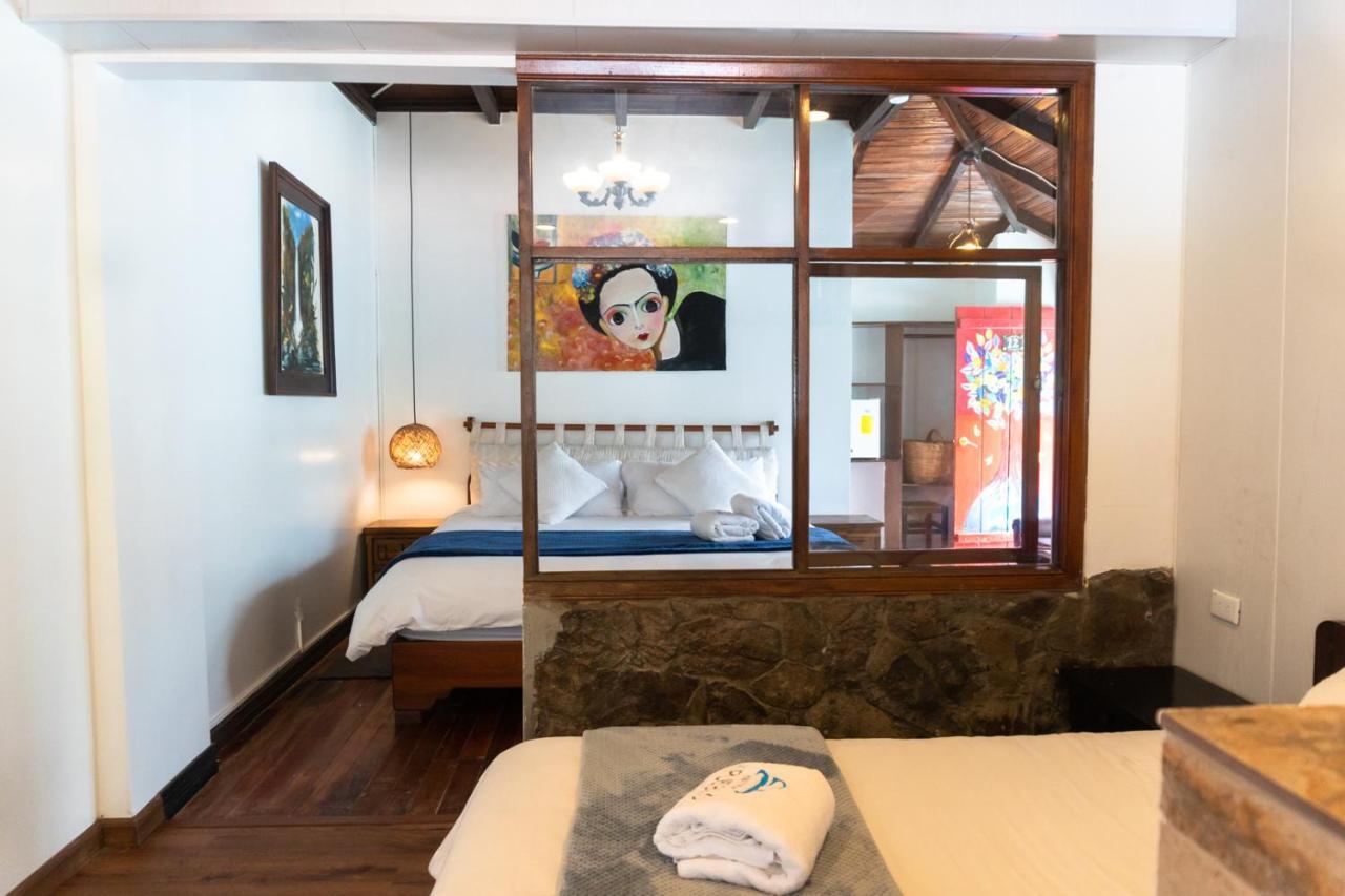 באניוס Hotel De Mi Pueblo מראה חיצוני תמונה